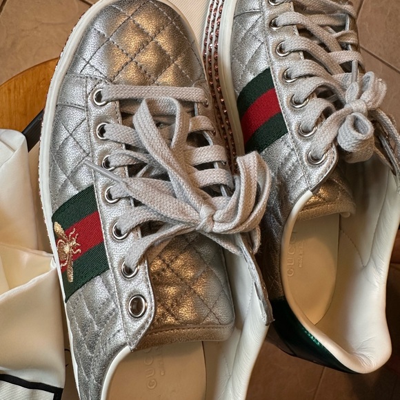 Gucci Metallic Silver Quilted Sneakers with Green and Red Accents - Picture 1 of 11